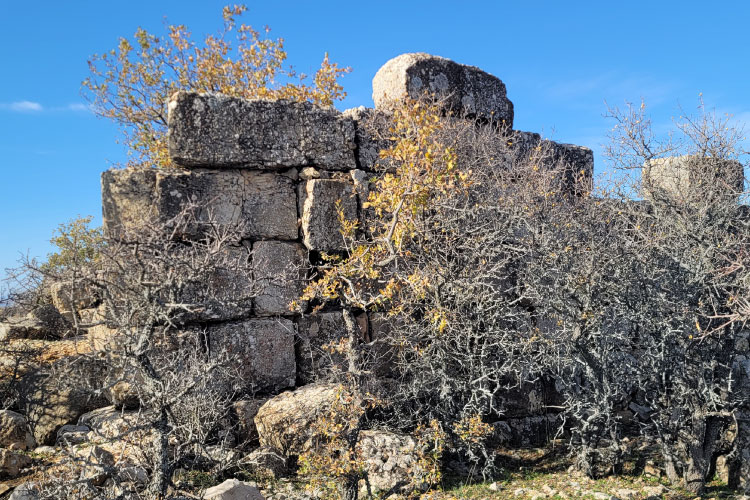 Mdoukha Dahr El Ahmar